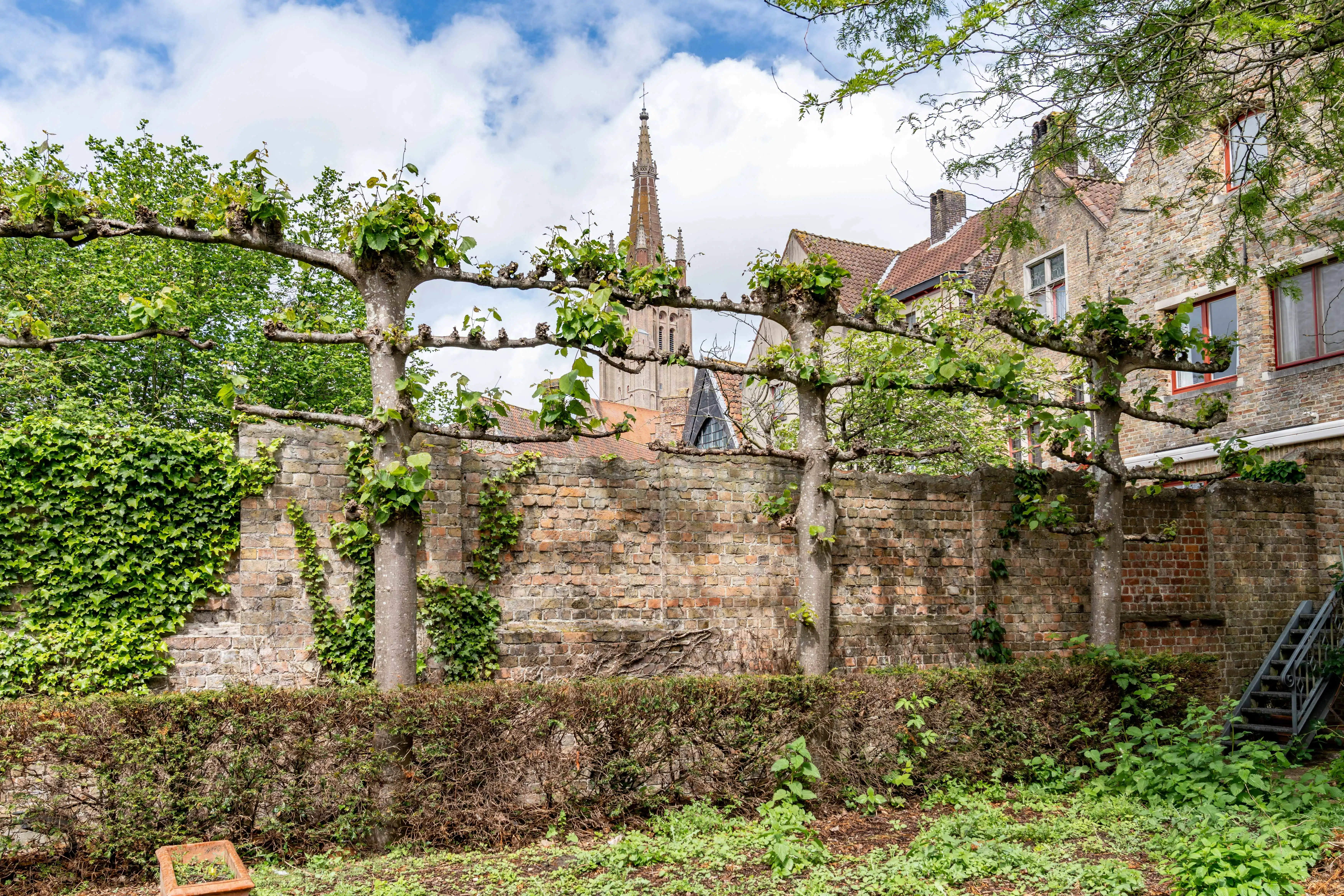Exclusief herenhuis te koop in hartje brugge foto 26