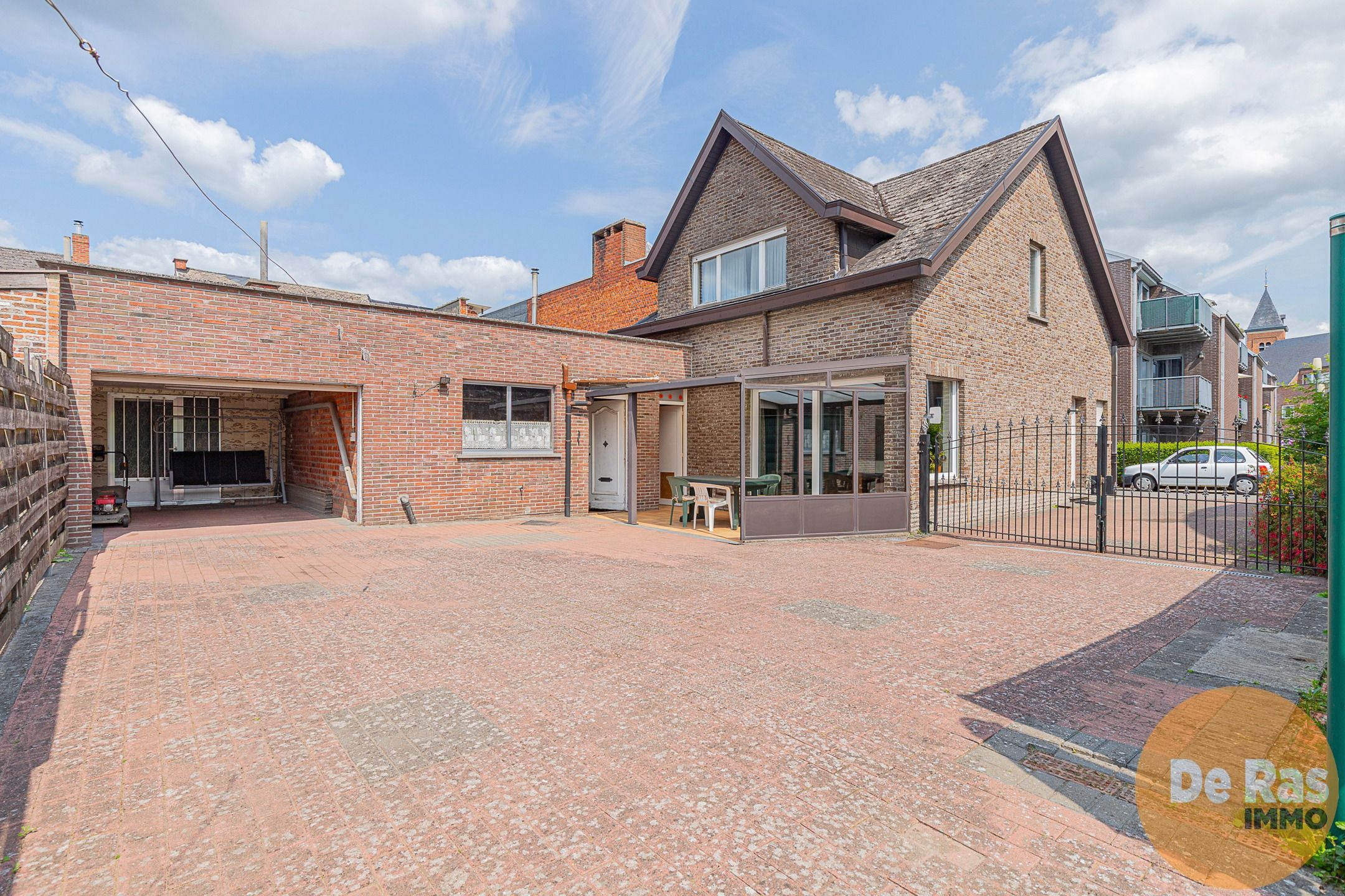 DENDERMONDE - Stevige halfopen woning met magazijn en garage foto 22