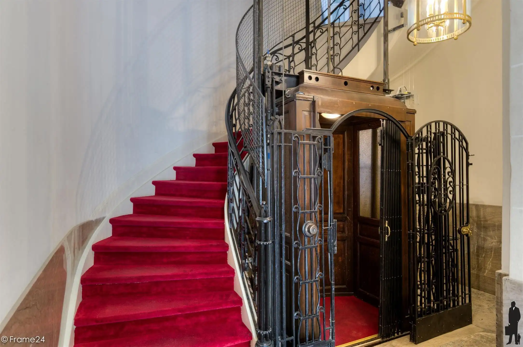 Authentiek gerenoveerd appartement (ca. 90m²) in Art Nouveau stijl  foto 13