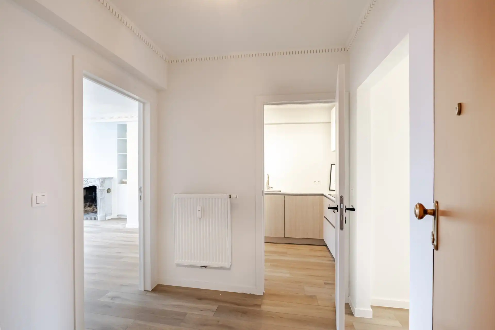 Volledig gerenoveerd 2 slaapkamerappartement in hartje Aalst foto 9
