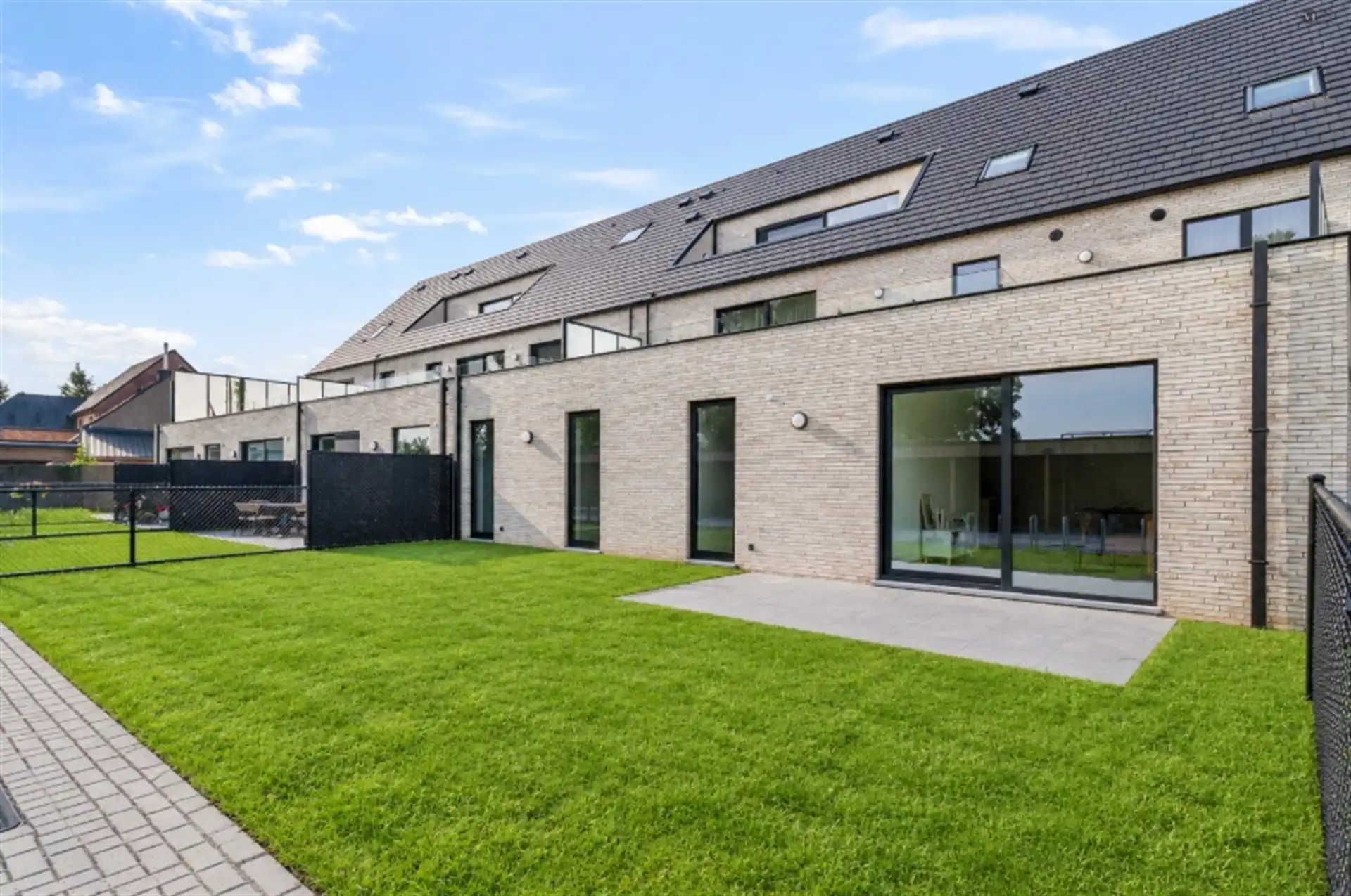 Ruim gelijkvloers appartement met 3 slaapkamers foto 3