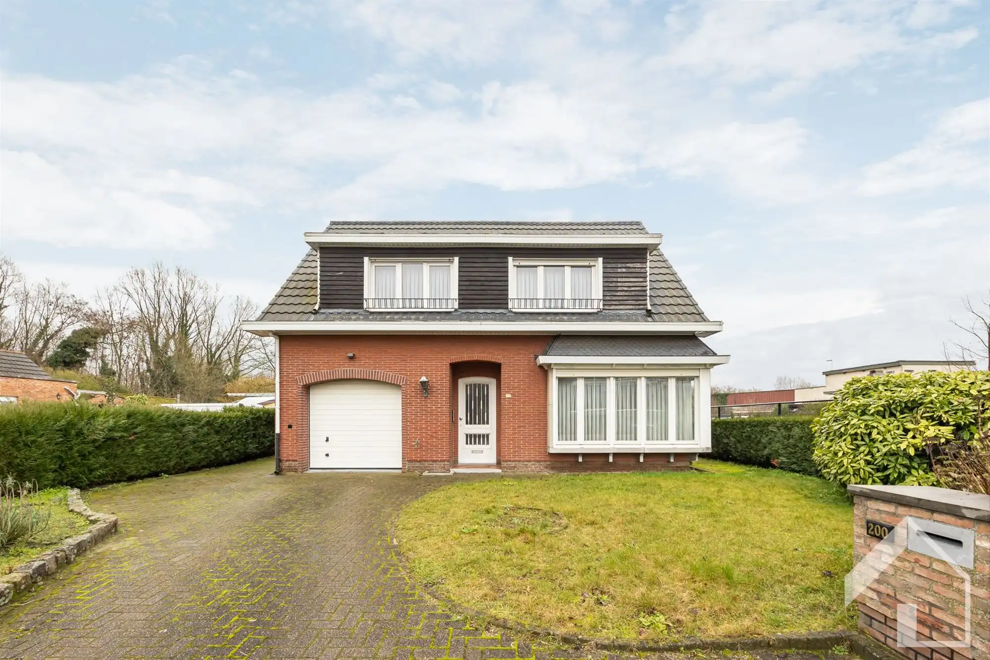 Hoofdfoto van de publicatie: Open bebouwing met 4 slaapkamers!