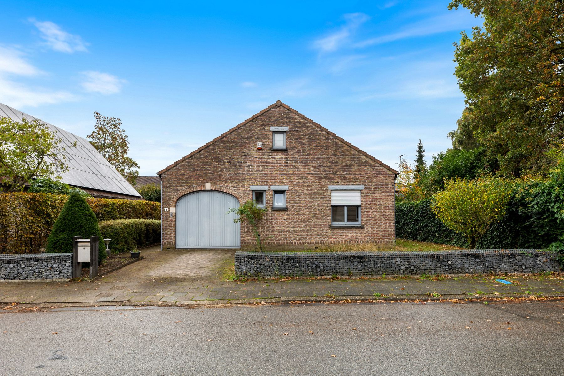 Instapklare woning met tuin in rustige wijk Aartselaar foto {{pictureIndex}}