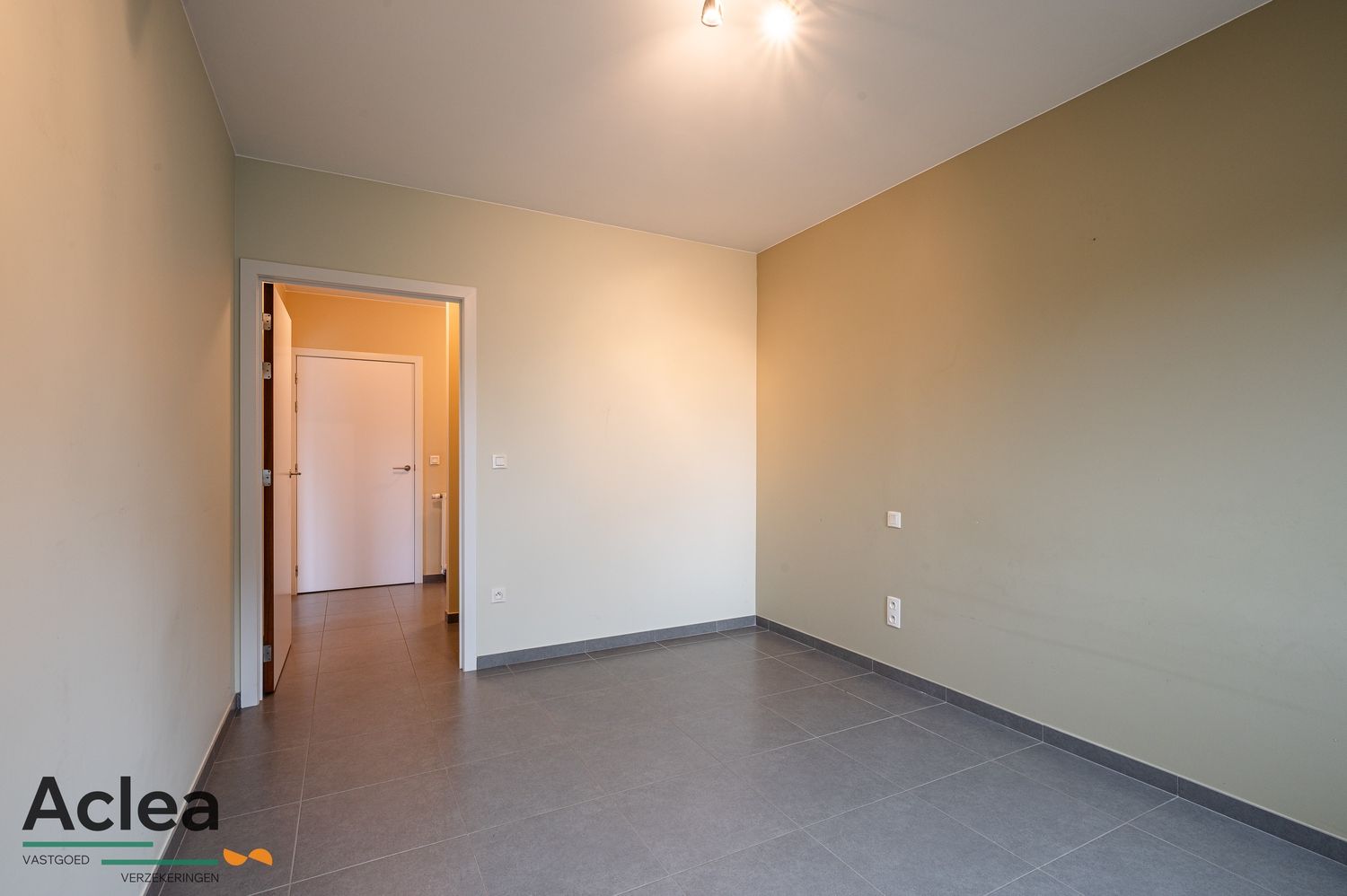 Ruim lichtrijk gelijkvloers appartement met 2 terrassen en garage foto 18