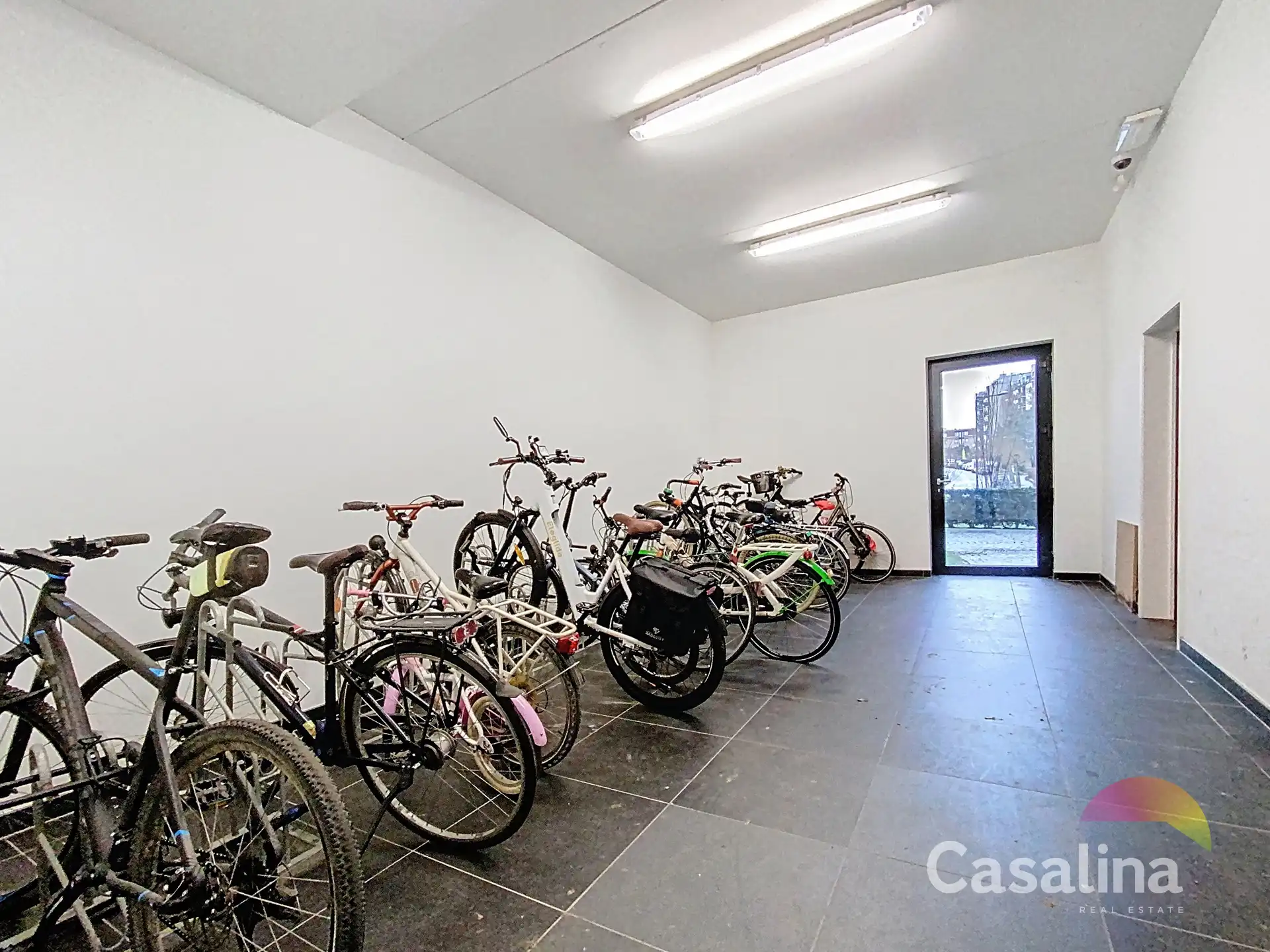 Recent exclusief ruim appartement met prachtig terras. foto 16