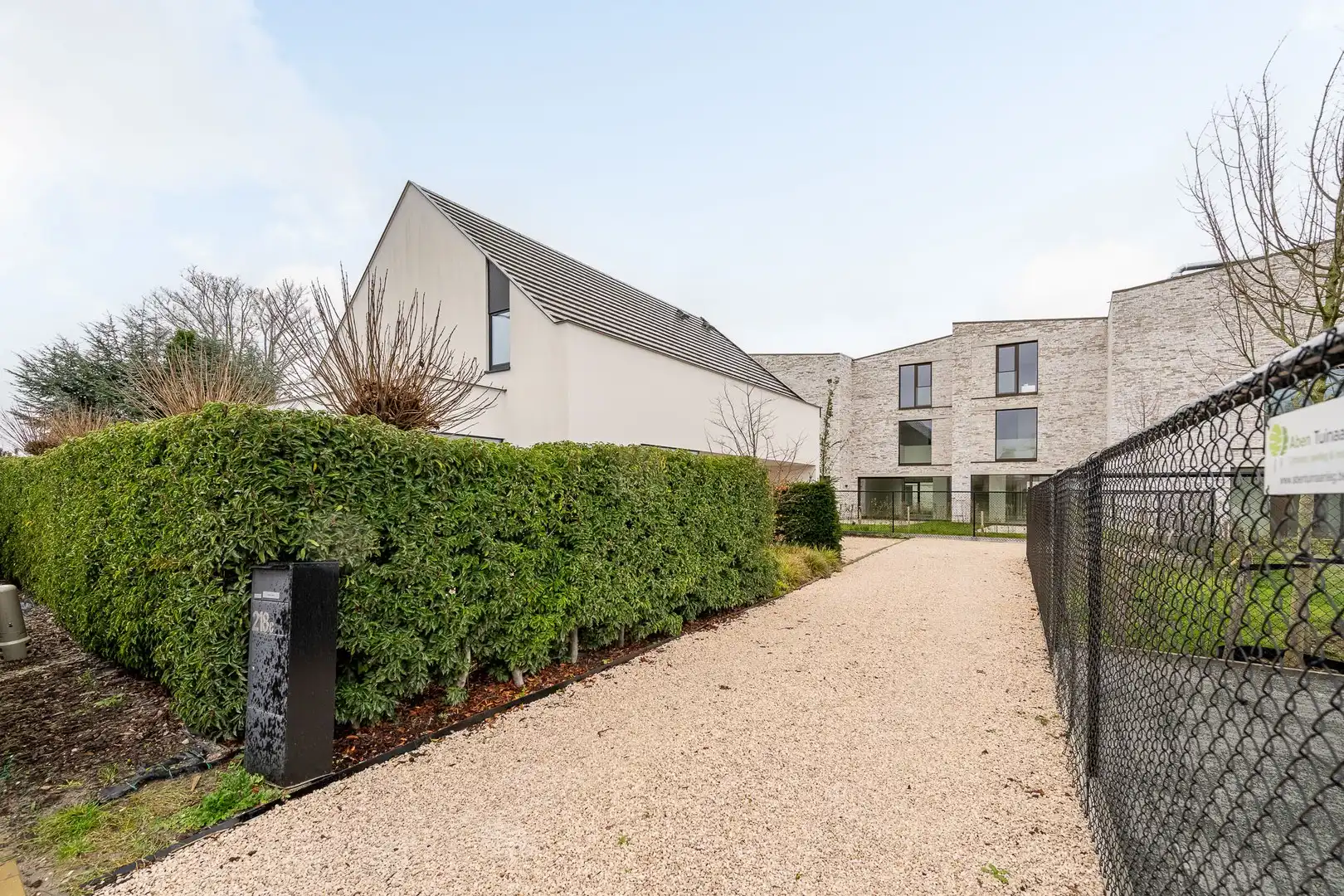 Prachtige hedendaagse villa met zonnige tuin en terrassen op fietsafstand van de zee. foto 38