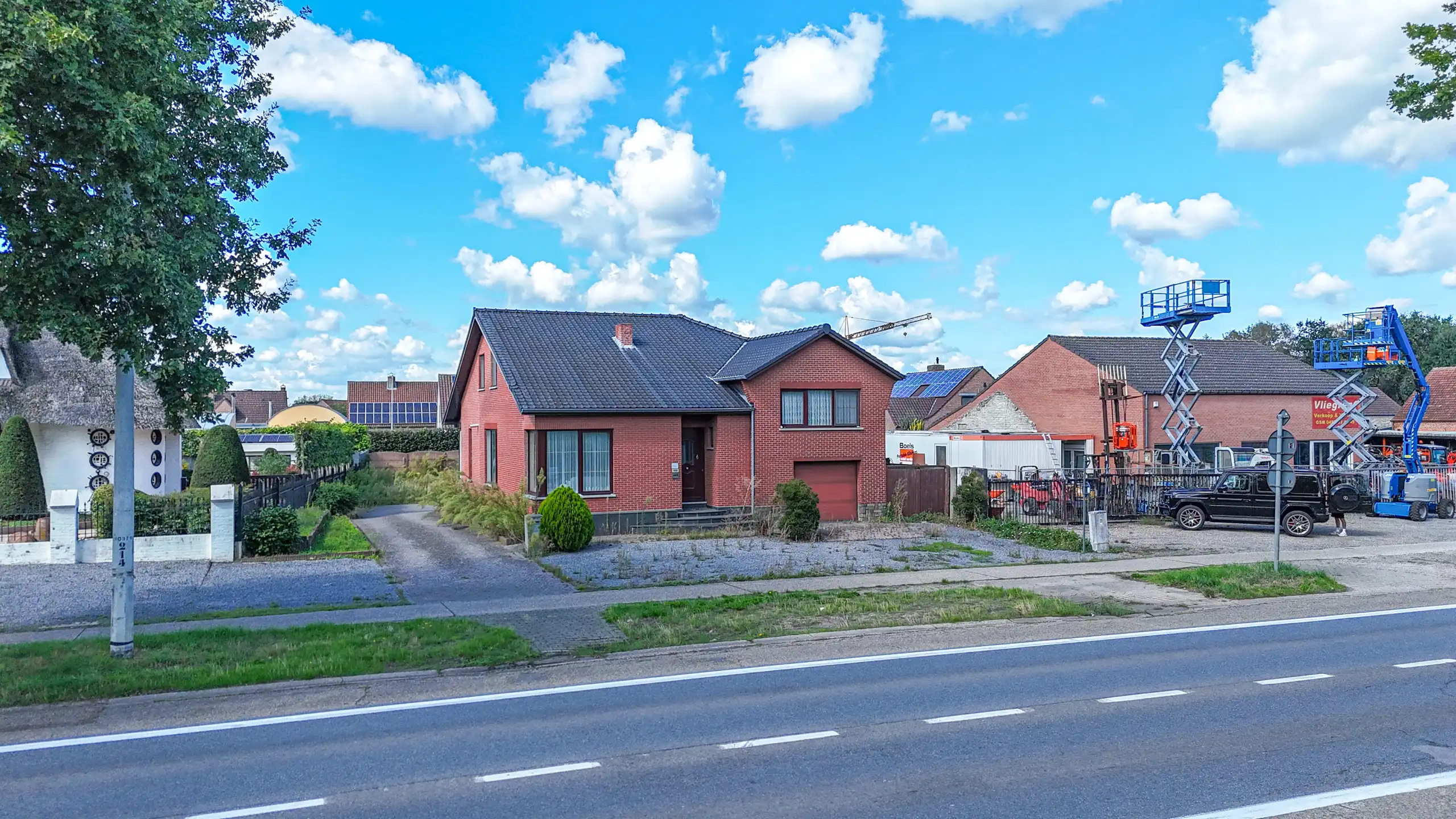 Ruime woning met 4 SLPK op een toplocatie! foto 57