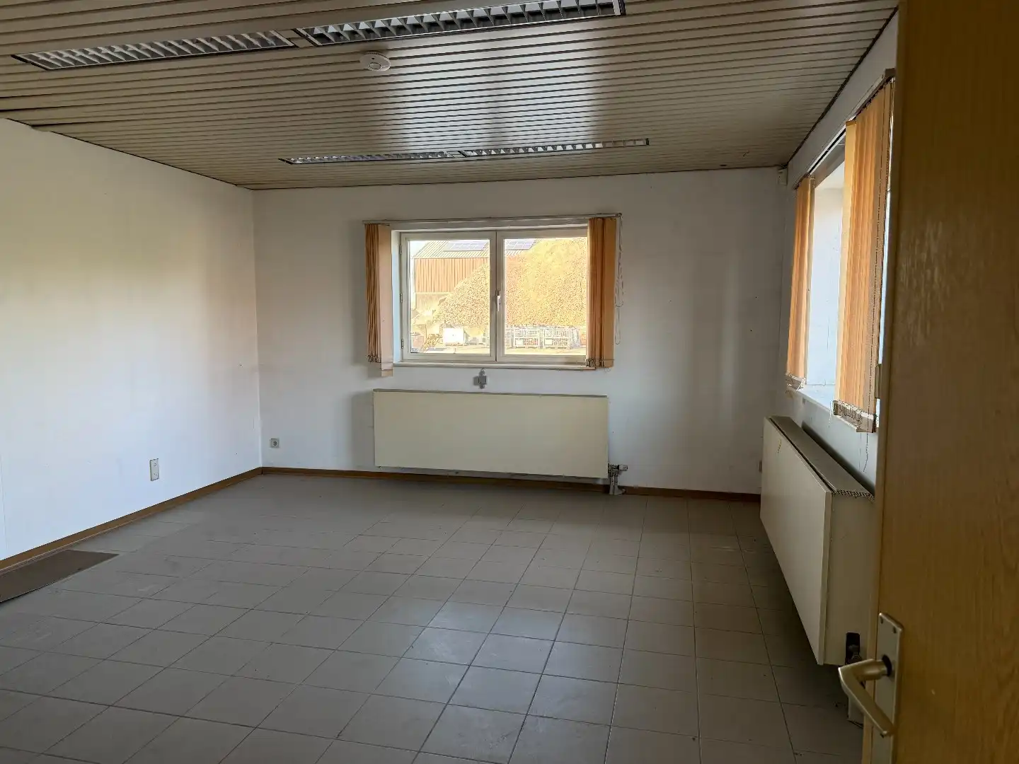 Kantoorgebouw met optie opslagfaciliteiten te Essen foto 5