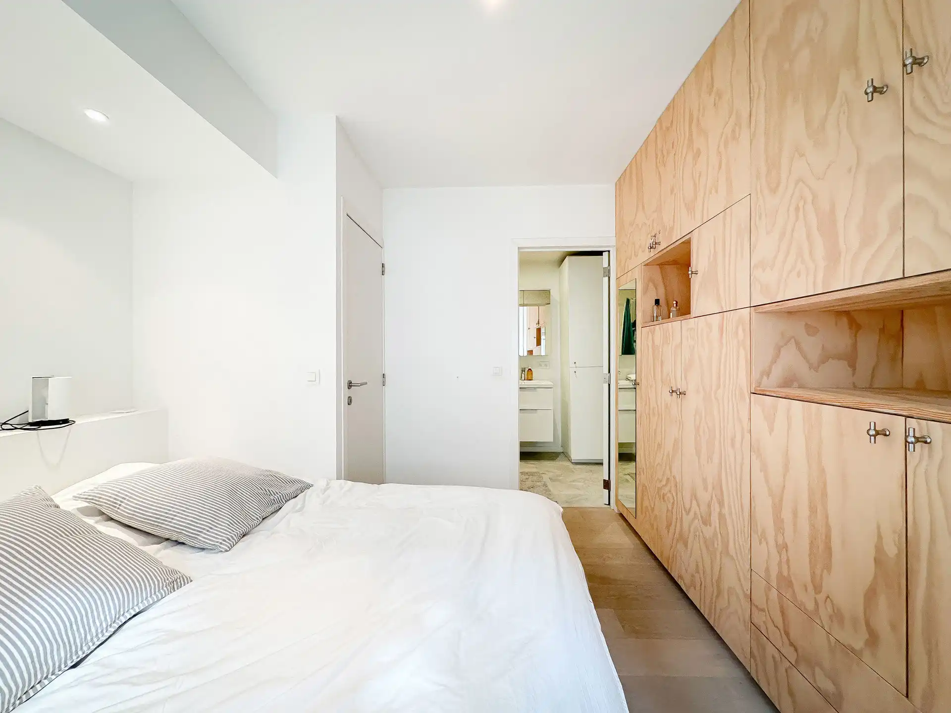 Zonovergoten hoekappartement, gelegen op de Kustlaan... foto 13