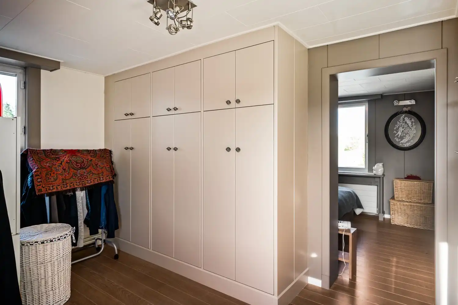 Woning met 2 slpkrs en bijgebouw met veel potentieel foto 10