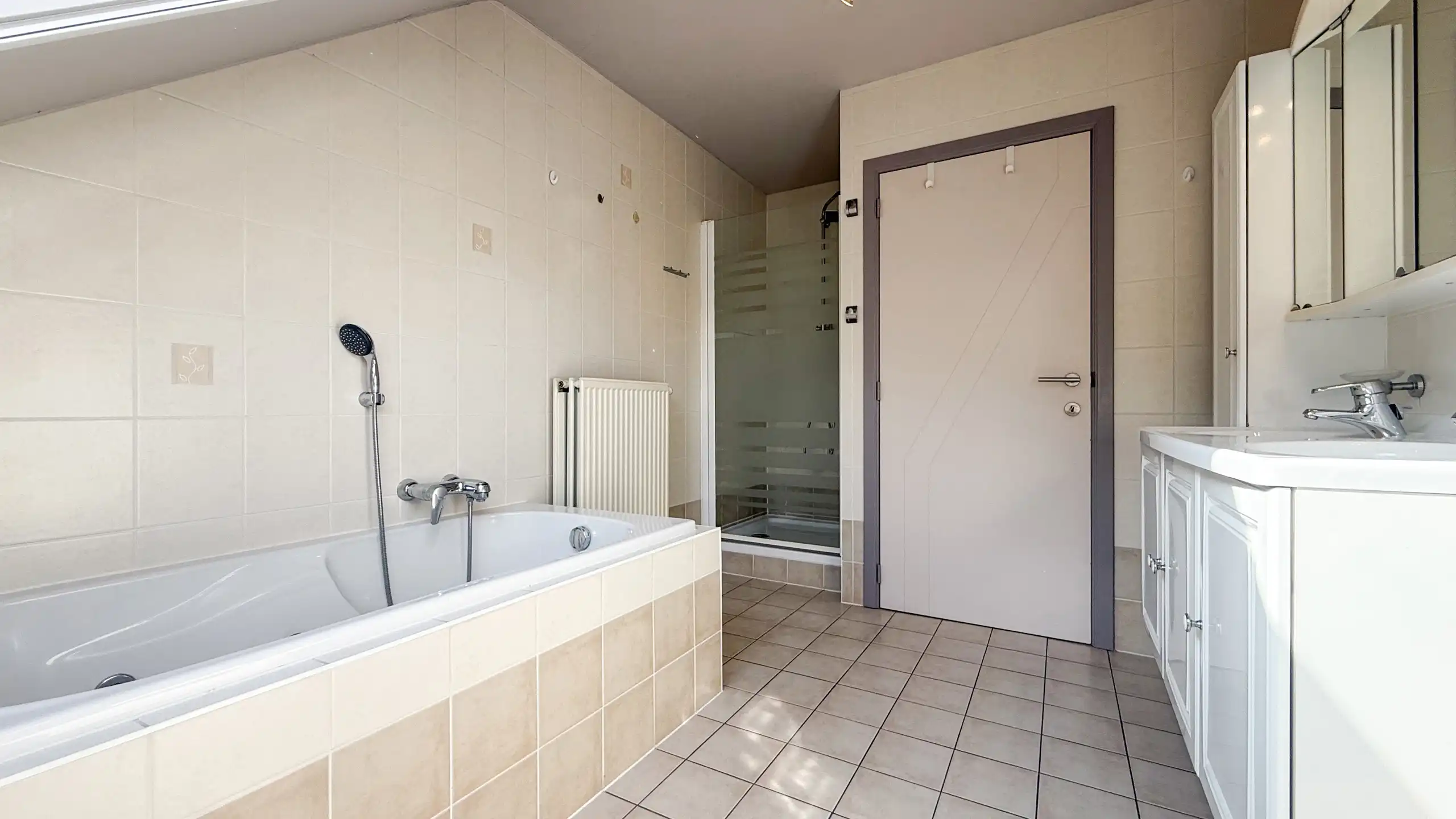 Duplexappartement met 3 slpks, terras en groene omgeving! foto 17