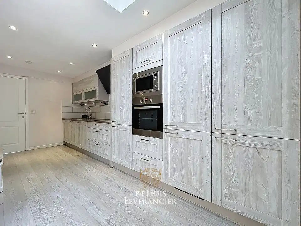 Ruimtelijke rijwoning met tuin en garage in de Altenawijk foto 14