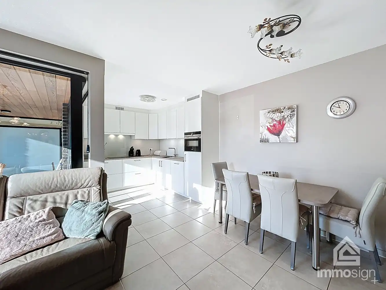 Assistentiewoning met 2 slaapkamers, terras, autostaanplaats en berging in hartje Bocholt! foto 5