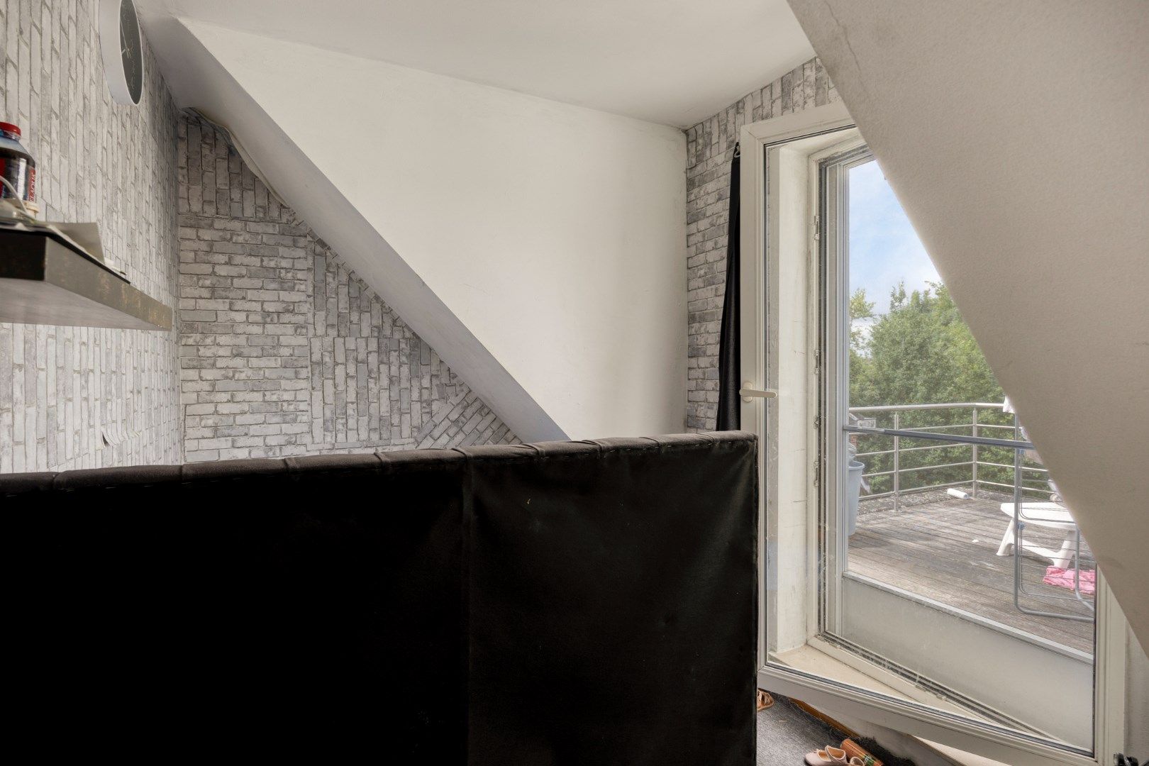 Studio met aparte slaapkamer, terras en autostaanplaats te OLV Olen ! foto 7