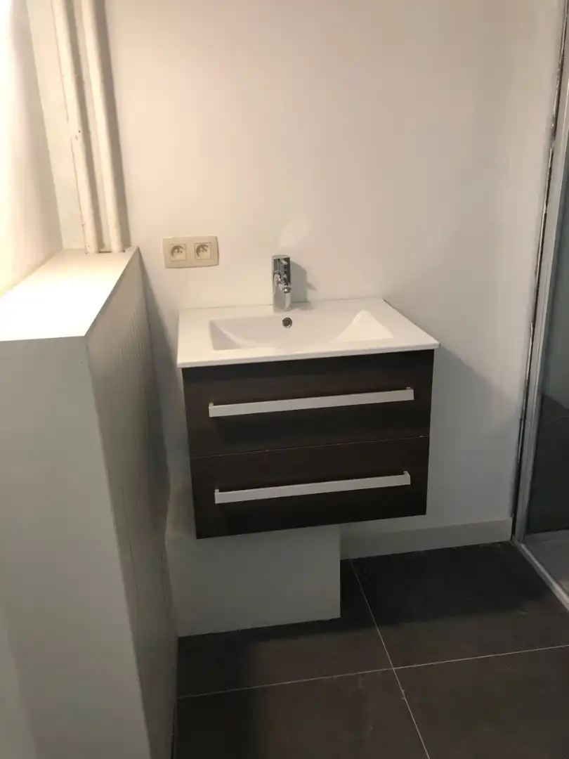 Gerenoveerd twee slaapkamer appartement foto 8