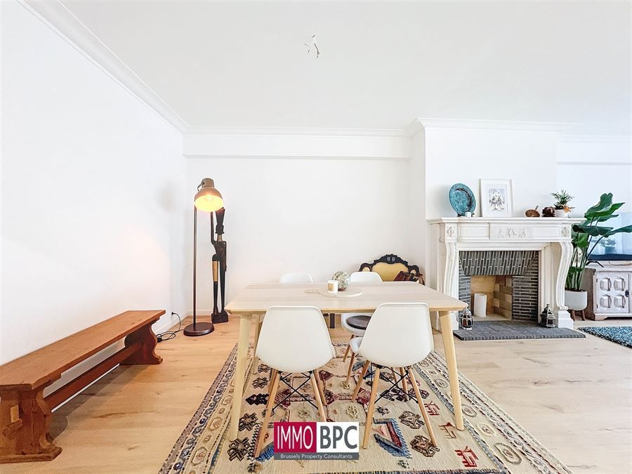 Volledig gereonveerd Appartement met 2 slk. foto 17