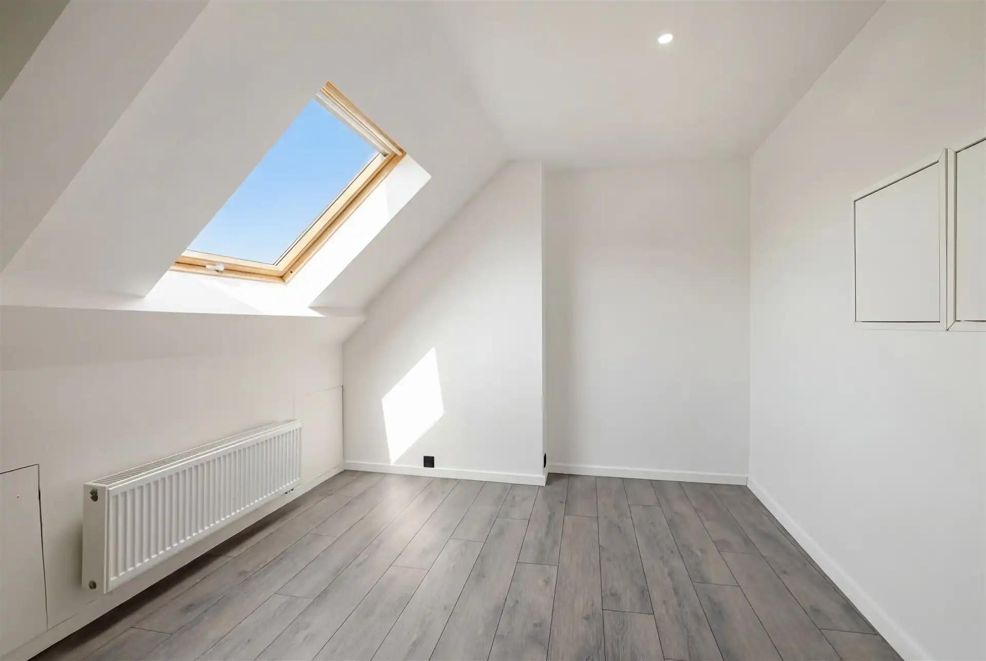 Instapklare woning met 4 slks, garage en aanpalende bouwgrond foto 20