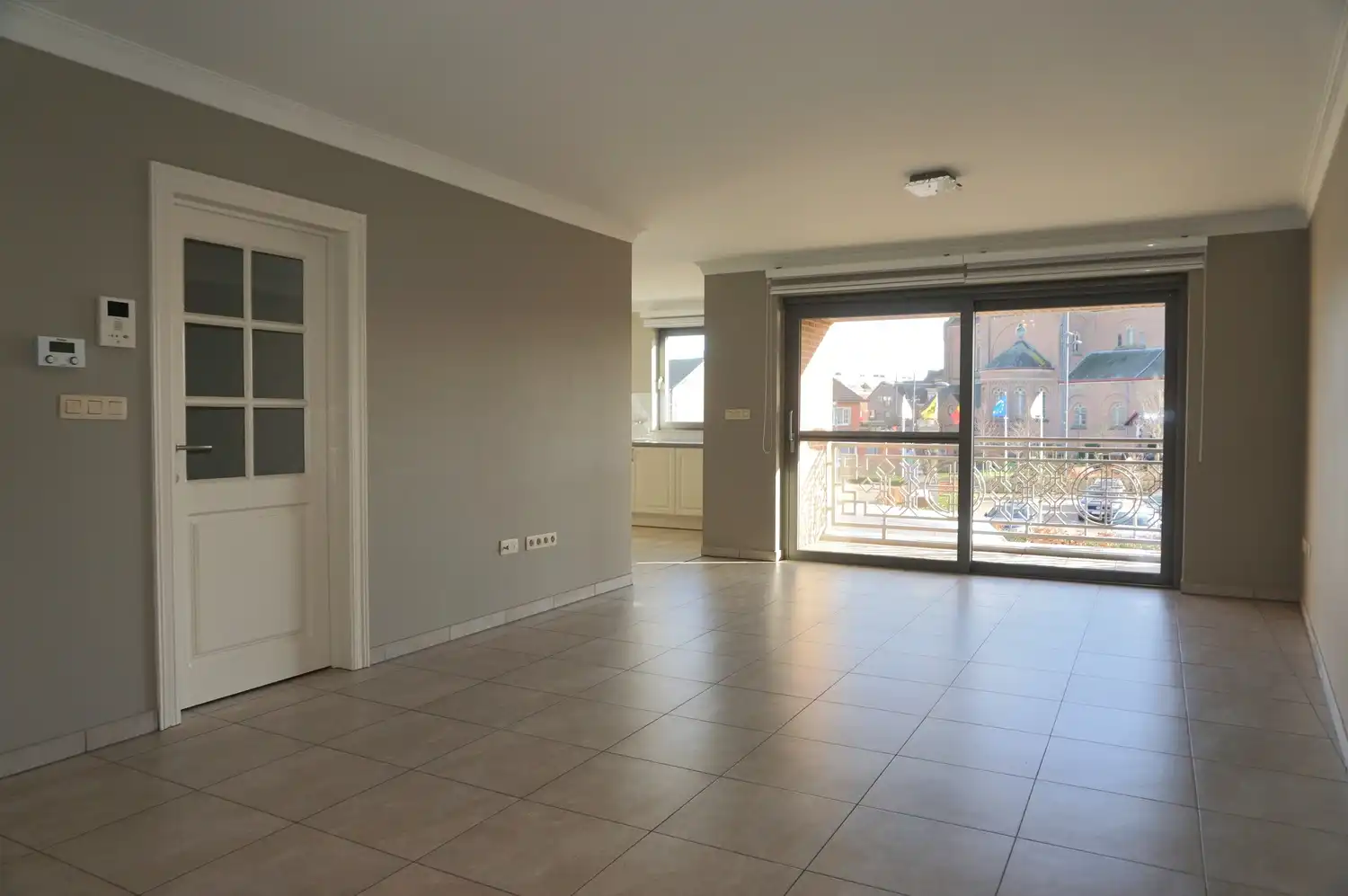 Ruim appartement van 110 m² met 2 slaapkamers, lift, 2 autostaanplaatsen en twee terrassen in het centrum van Paal foto 10