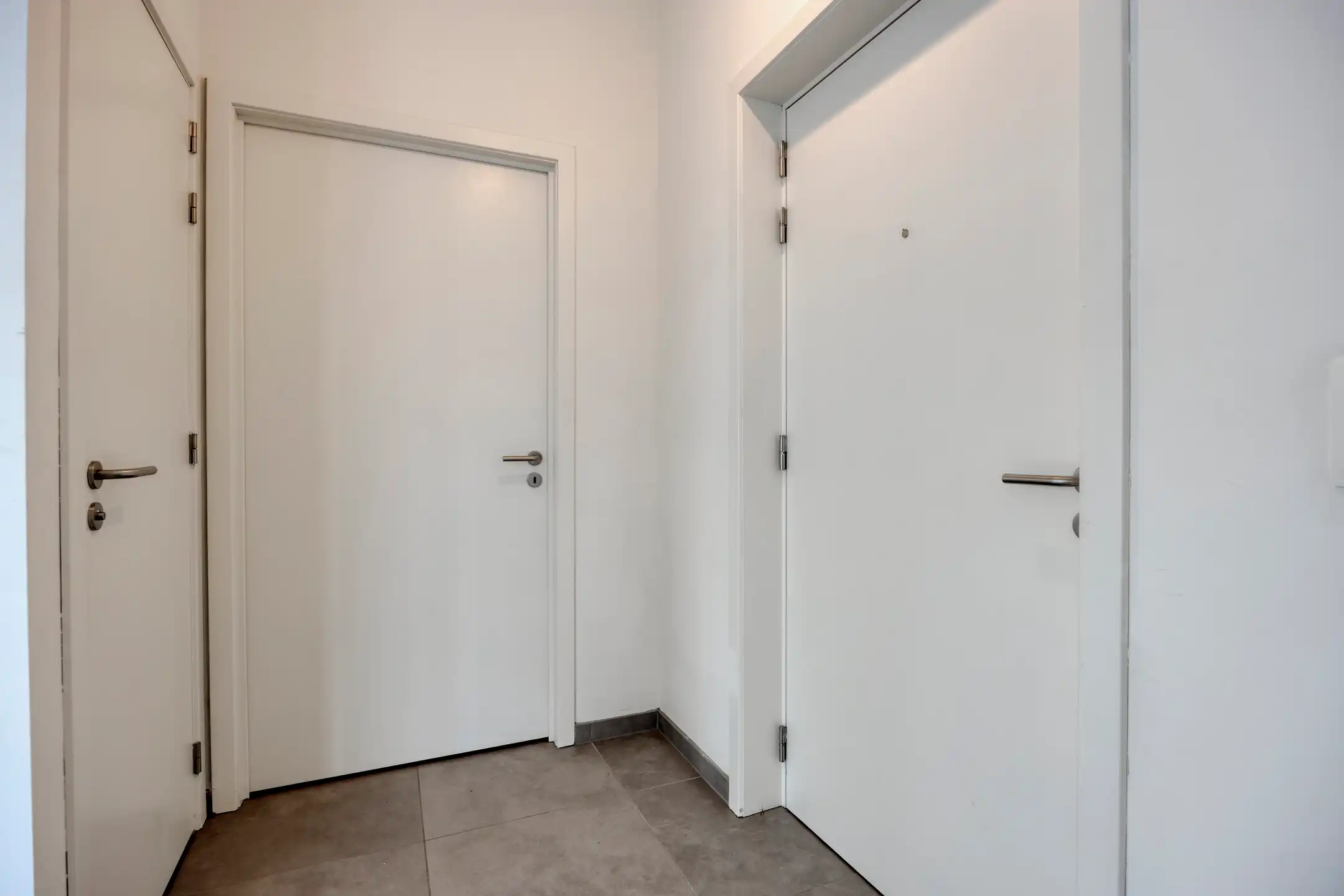 Lichtrijk appartement gelegen in het centrum van Breendonk. foto 6