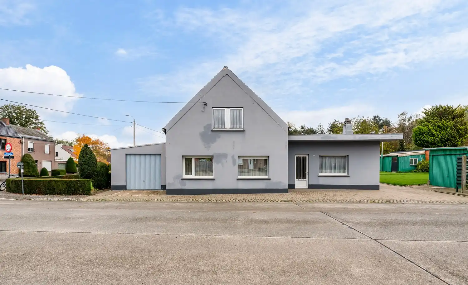 Ruime halfopen bebouwing foto 3