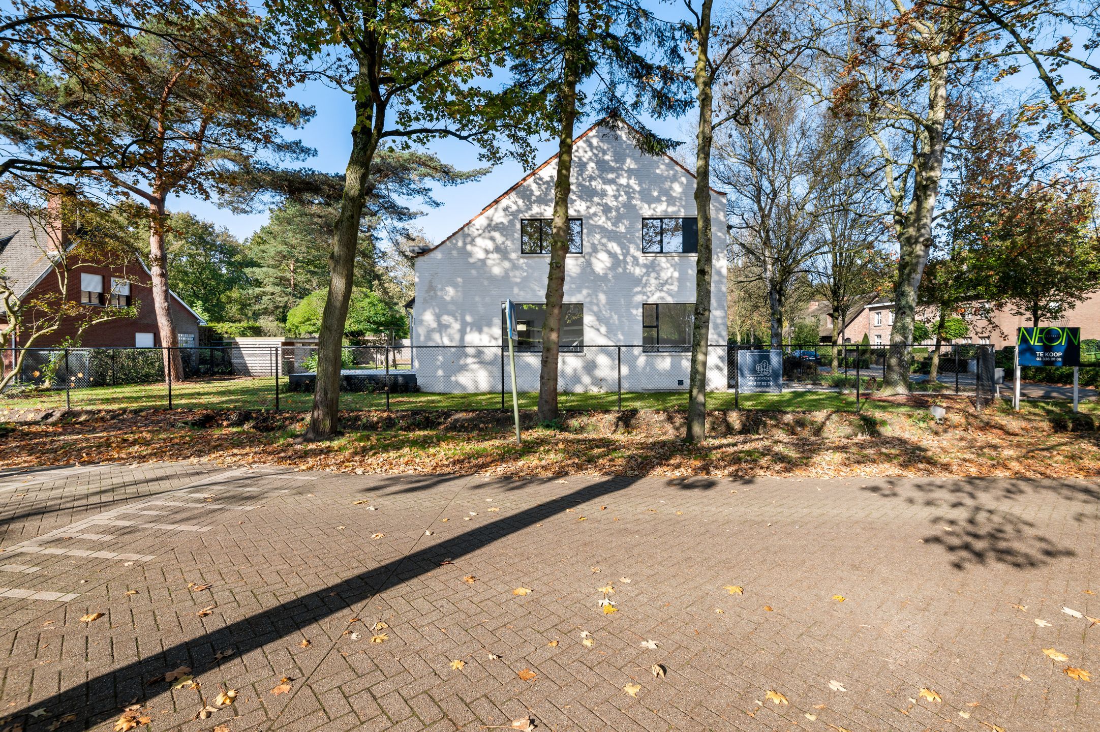 Prachtig gerenoveerde woning op toplocatie in Brasschaat ! foto 22