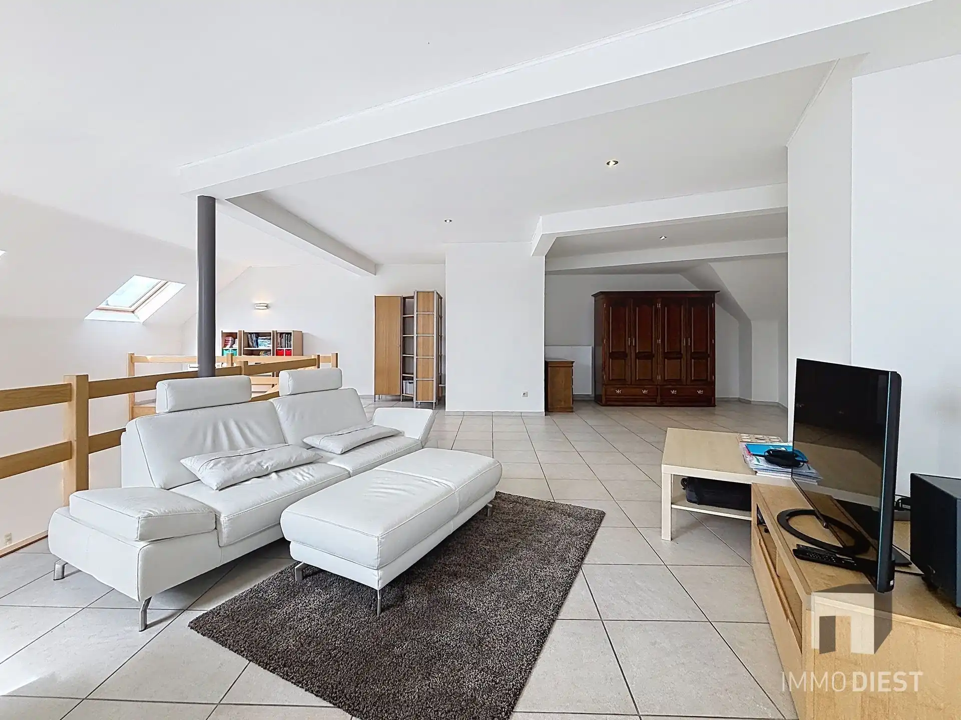 Ruimtelijk duplexappartement met karakter, badend in licht op gunstige ligging in het hart van Zichem. foto 16