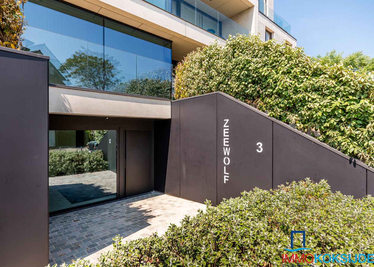 Exclusief penthouse met 2 slaapkamers en ruim terras in moderne residentie foto 2