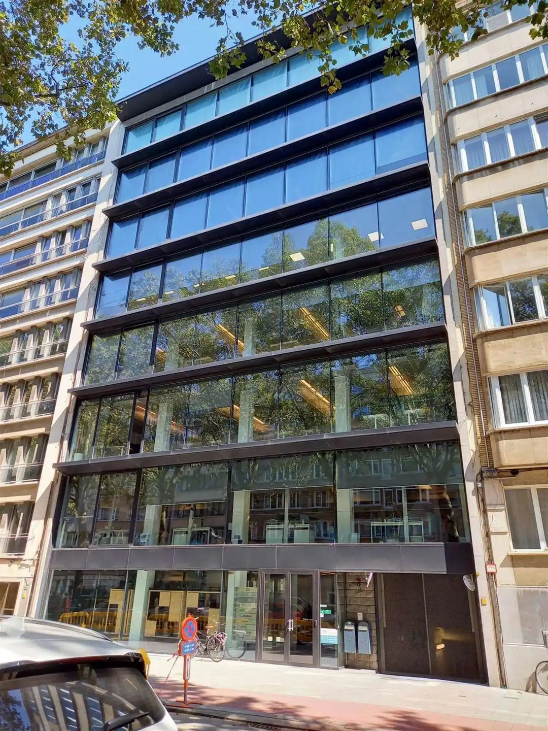 Moderne en Strategisch Gelegen Kantoorruimtes in Antwerpen&nbsp; foto 2