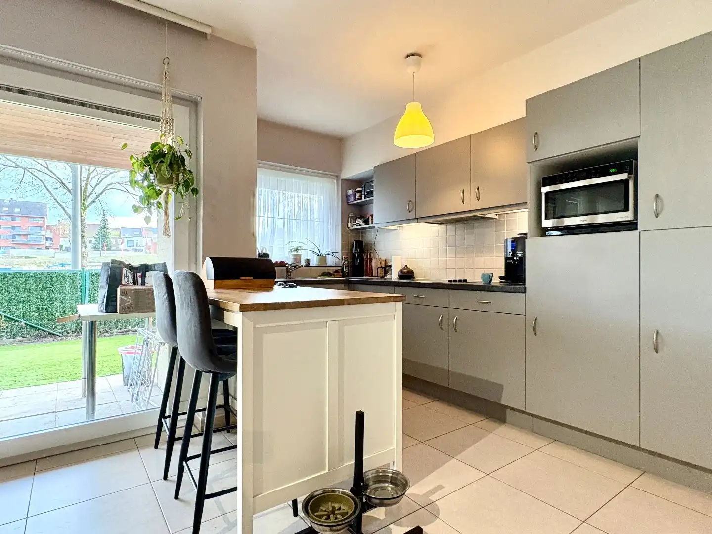Gelijkvloers 2-slaapkamer appartement met tuin te koop in Harelbeke foto 4