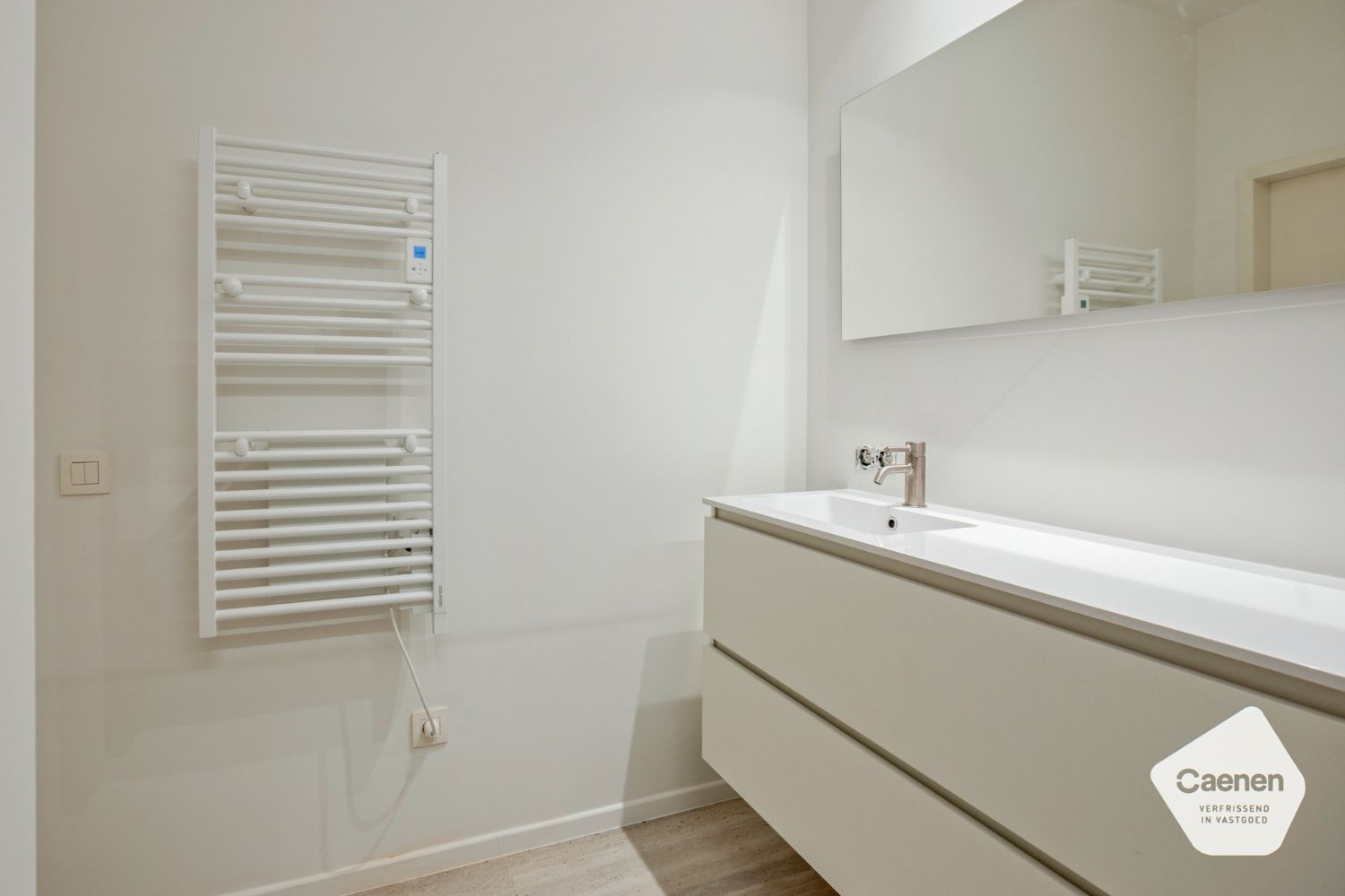 Prachtig totaal gerenoveerd appartement met frontaal zeezicht in De Panne foto 13