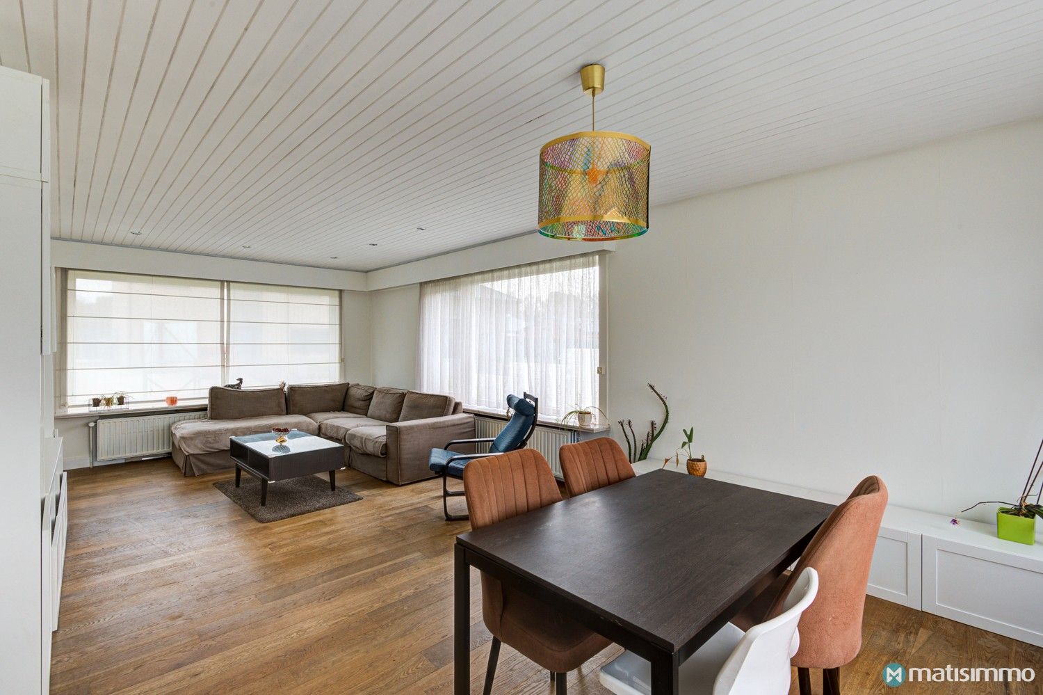 VRIJSTAANDE, GELIJKVLOERSE GEZINSWONING MET 3 SLAAPKAMERS EN INPANDIGE GARAGE TE HOUTHALEN foto 3