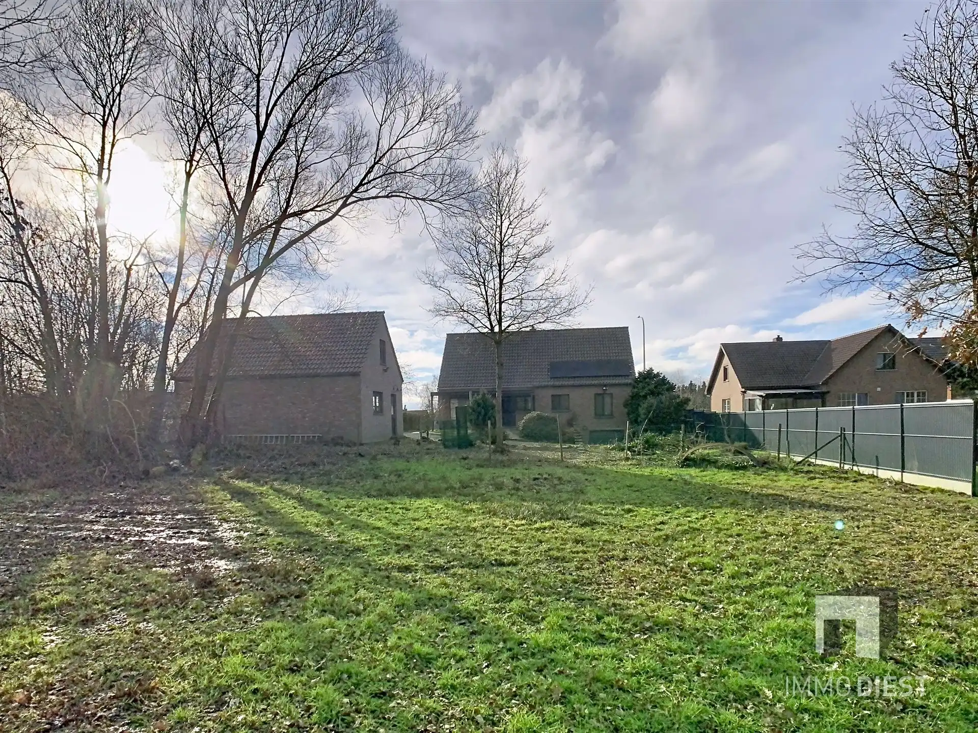 Instapklare woning op ca.53 are met bijgebouw met dubbele garage. EPC 104 kWh/m²/jaar (bijna A-label) foto 3