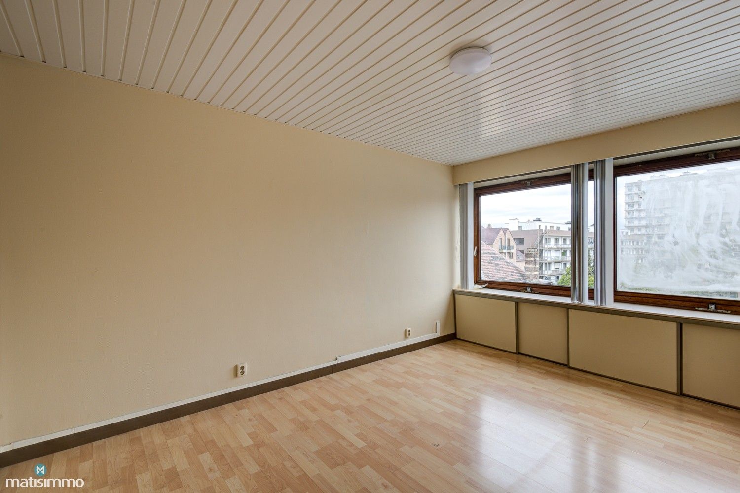 APPARTEMENT MET 2 SLAAPKAMERS EN PARKEERPLAATS NABIJ CENTRUM GENK foto 11