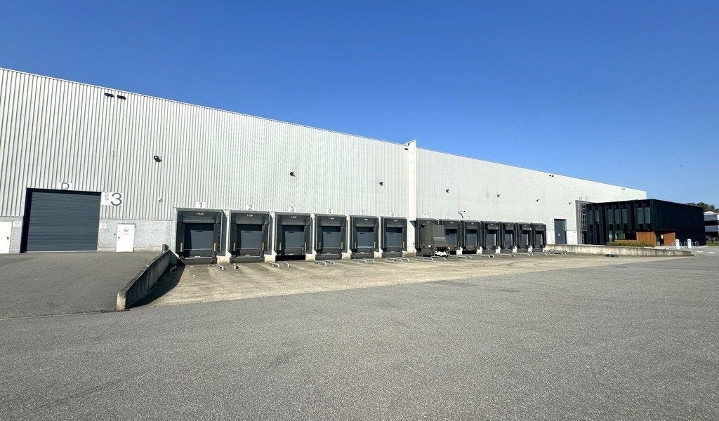 Logistieke loods te huur in Canal Logistics Centre Willebroek foto {{pictureIndex}}