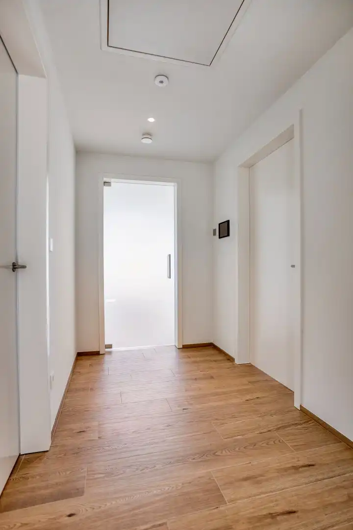 Gerenoveerd ruim en lichtrijk appartement met 2 slaapkamers - EPC  72Kwh/m² foto 5