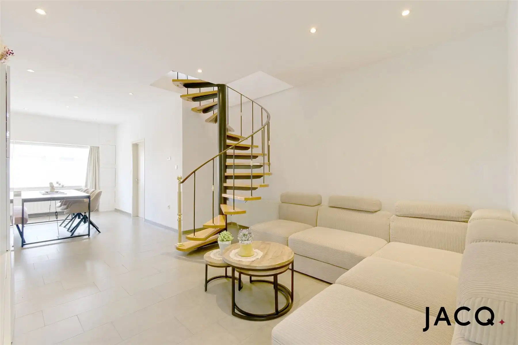 Instapklare woning met 3slpk's en gezellige zuid-tuin! foto {{pictureIndex}}