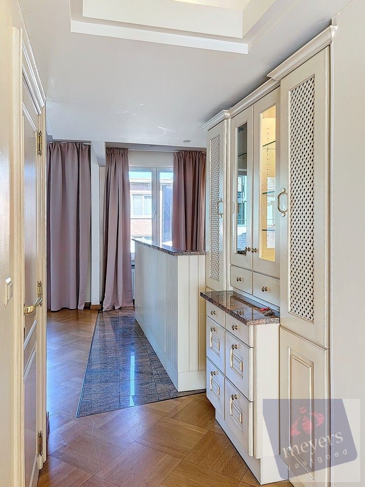 Unieke kans in hartje Hasselt – ruim appartement van 156 m² met optie tot opsplitsing foto 9