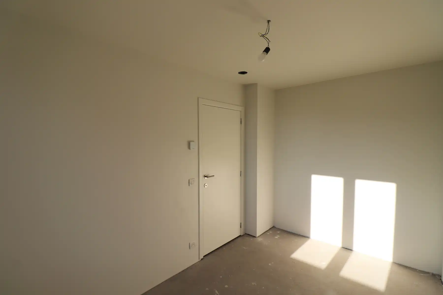 Ruime nieuwbouwwoning (163m² BO) met 3 slaapkamers, terras met tuin en brede carport. foto 11
