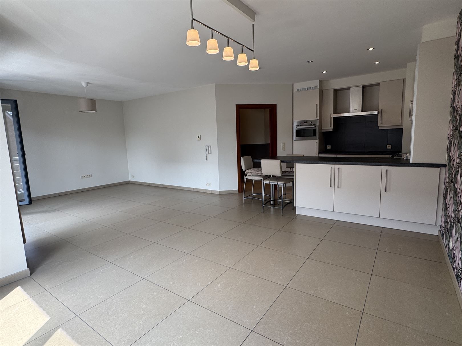 Modern instapklaar 2 slaapkamer appartement foto 6