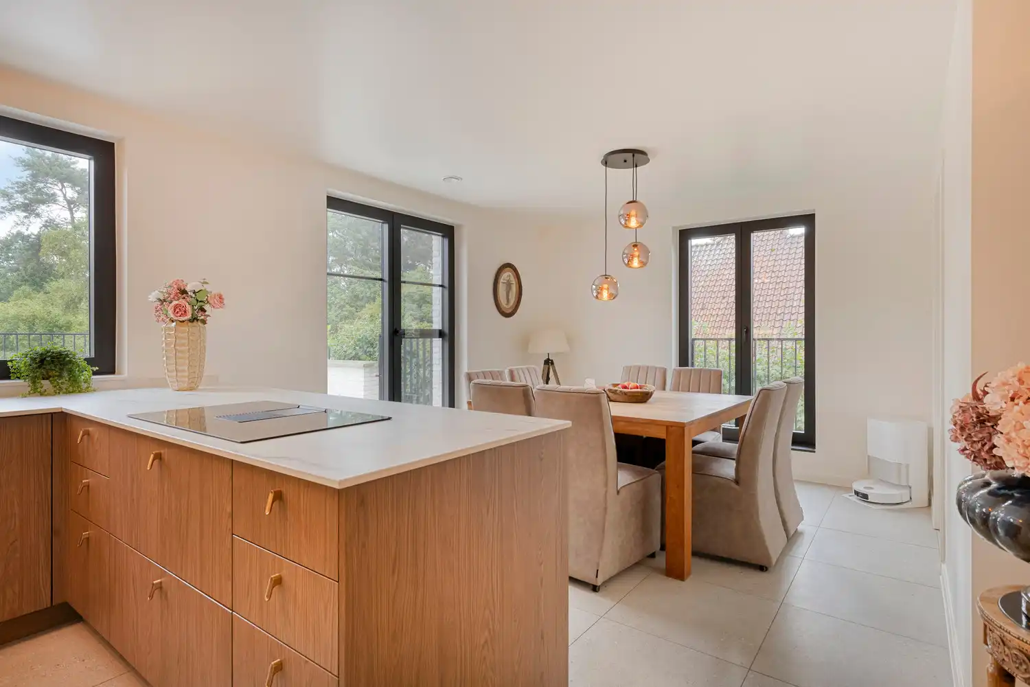 LUXUEUS APPARTEMENT MET PRIVE TUIN, TERRAS EN GARAGE VOOR 2 WAGENS TE OLMEN! foto 9