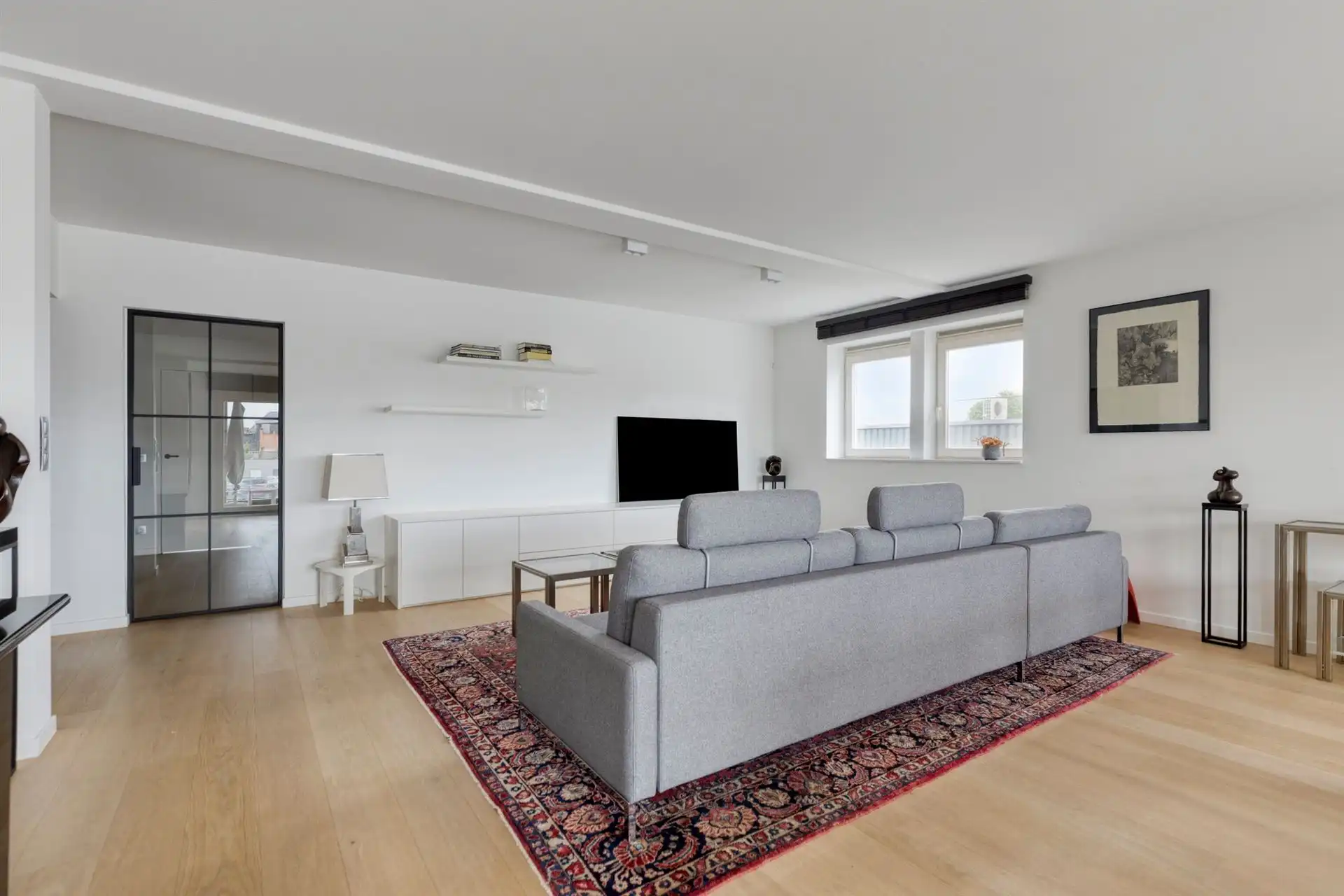 Appartement met 3 slaapkamers en 2 garages. foto 5