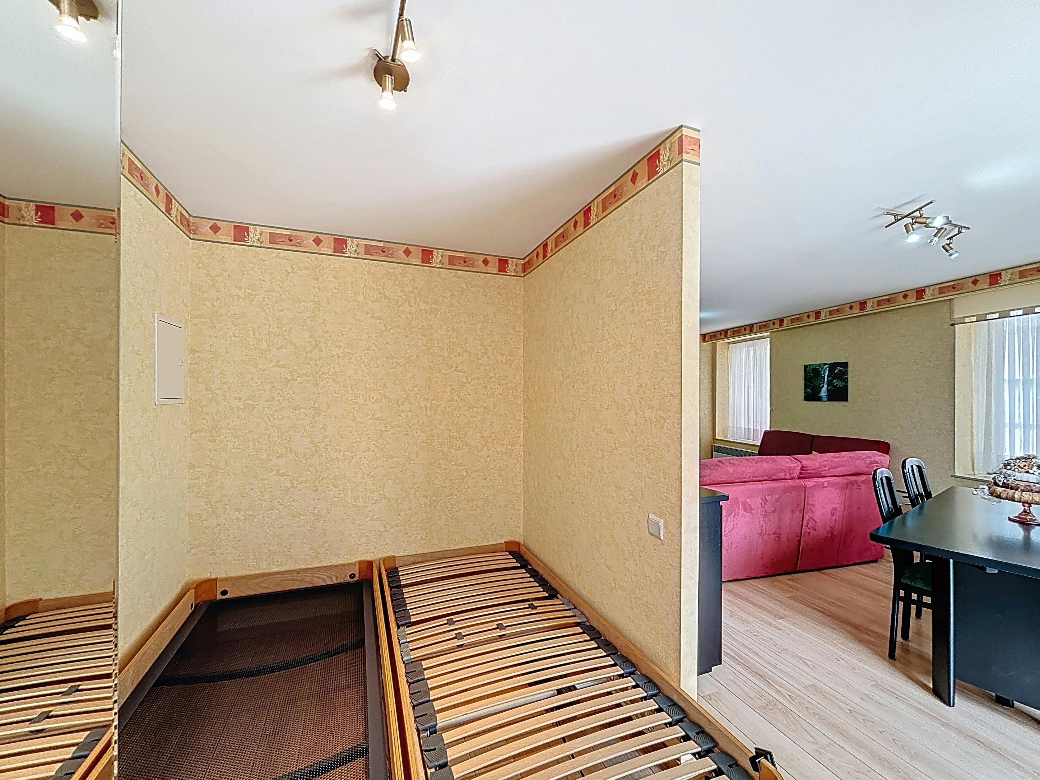 Gemeubileerde studio met slaaphoek te koop te Blankenberge foto 5