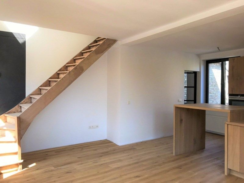 Prachtig duplex appartement met 2 slaapkamers en terras. foto 3