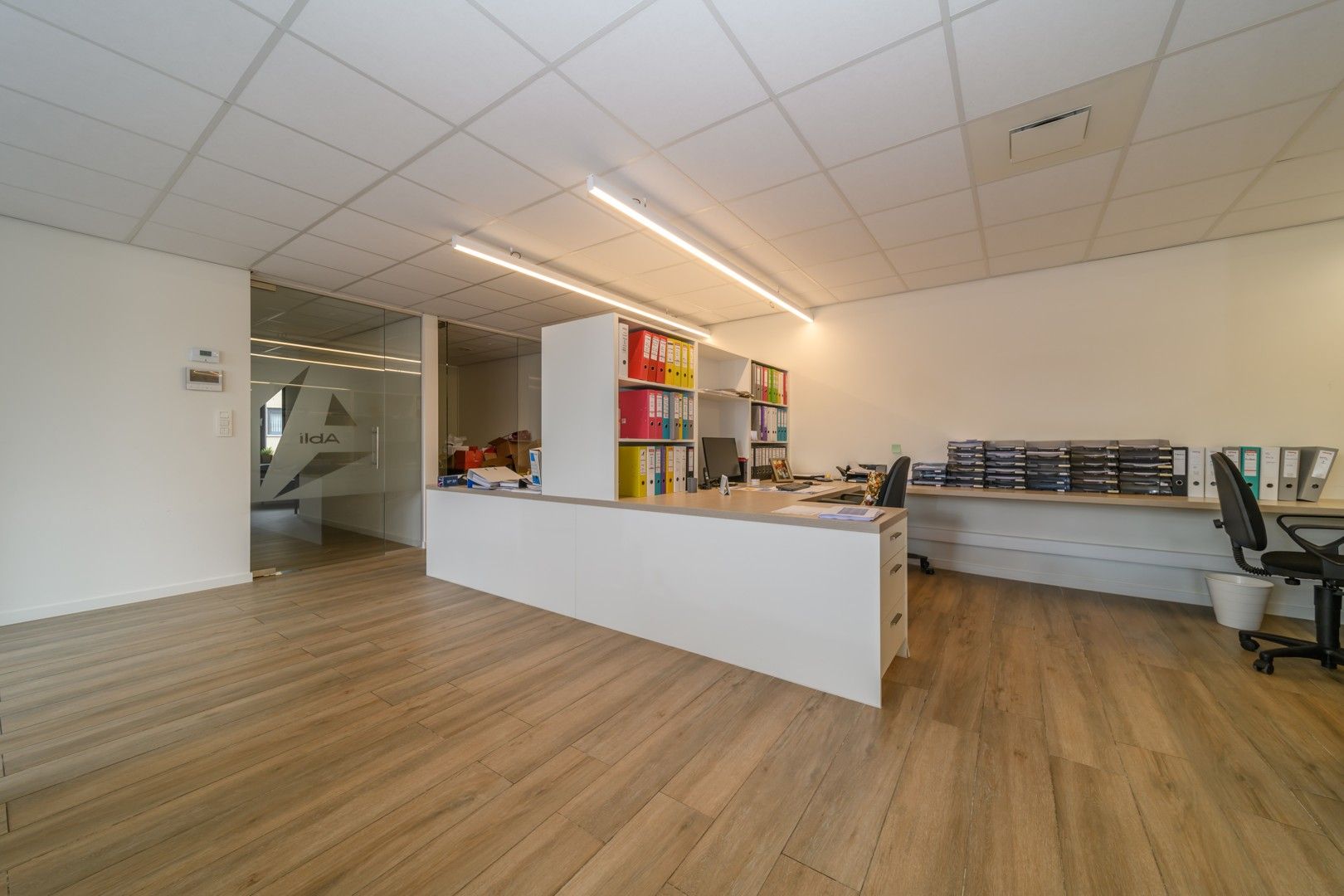 Hedendaagse kantoorruimte te koop nabij centrum Aalst foto 4