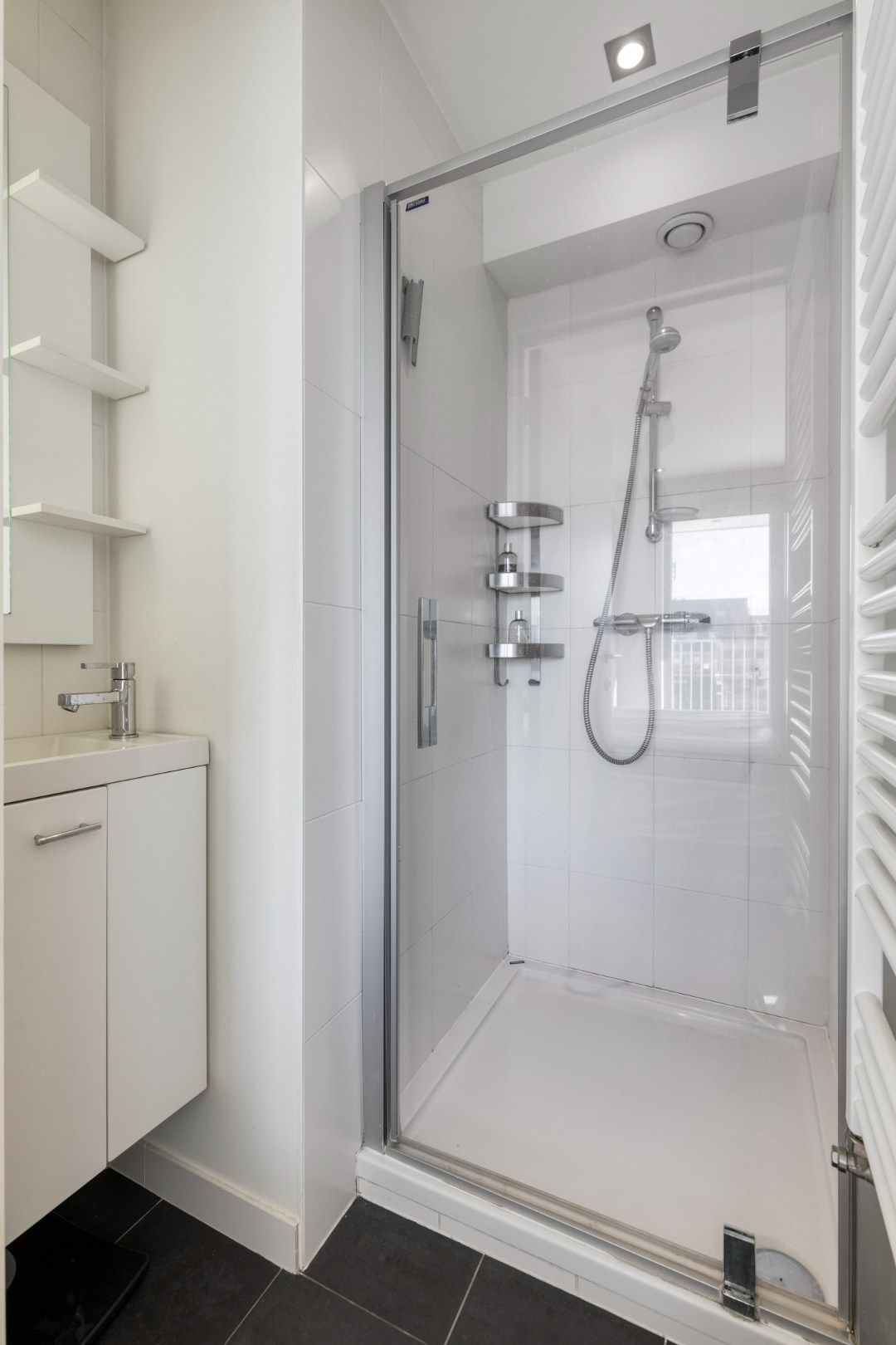 Instapklare duplex gelegen op slechts enkele passen ven het Van Bunnenplein en de zeedijk. foto 20