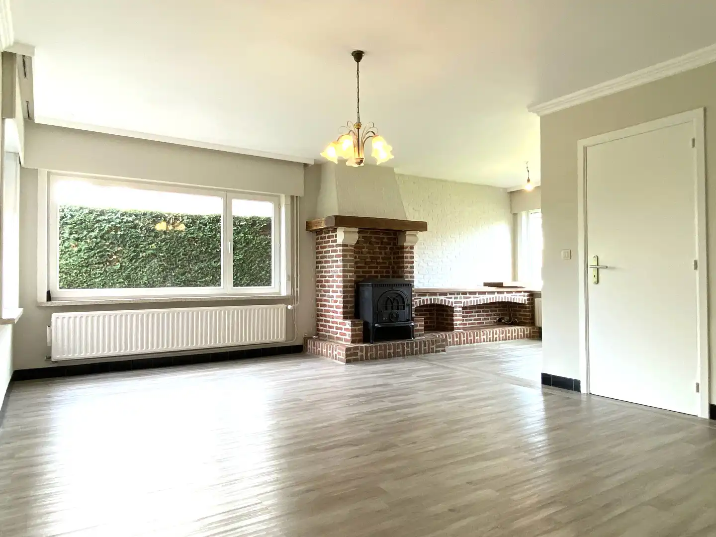 RUIME GEZINSWONING MET 4 SLPKS IN RUSTIGE WOONWIJK | GARAGE | TUIN foto 4