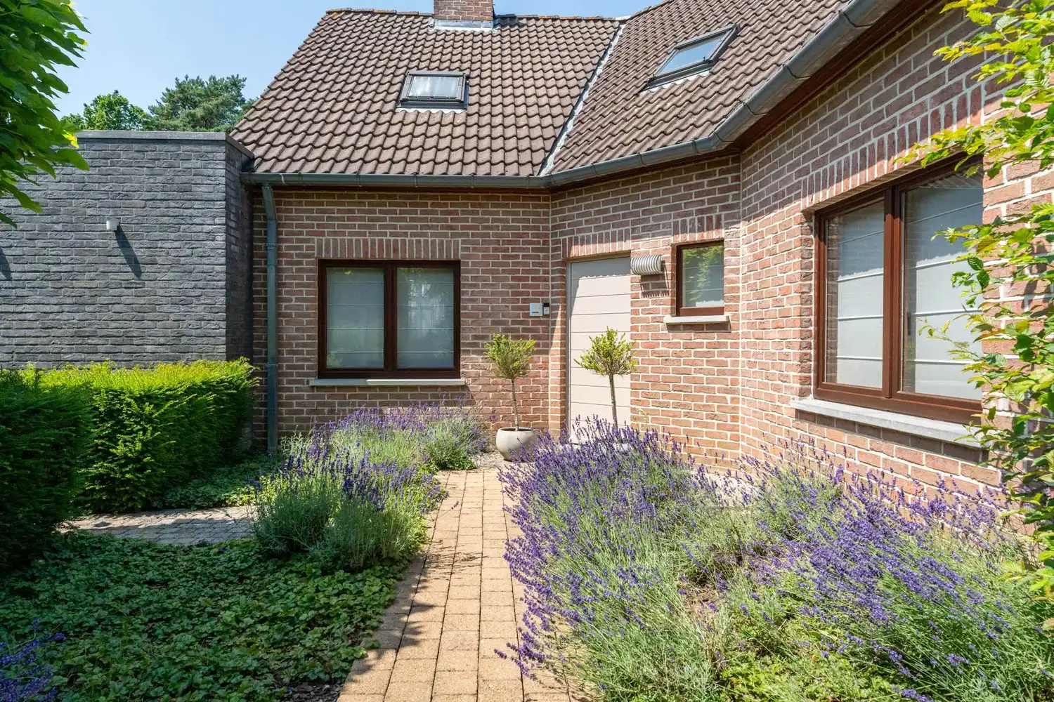 Goed gelegen villa met 4/5 slaapkamers, een bureau, een garage en een mooie tuin op een groene ligging te Kessel-Lo! foto 2