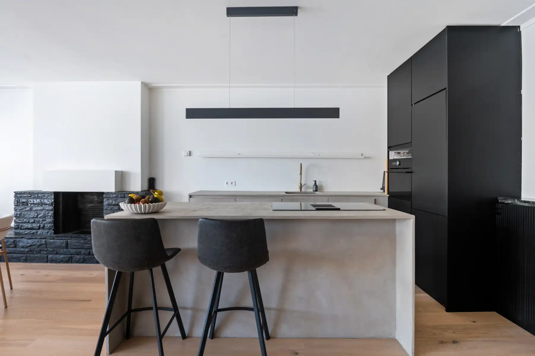Stijlvol gerenoveerd appartement met terras en veel charme foto 5