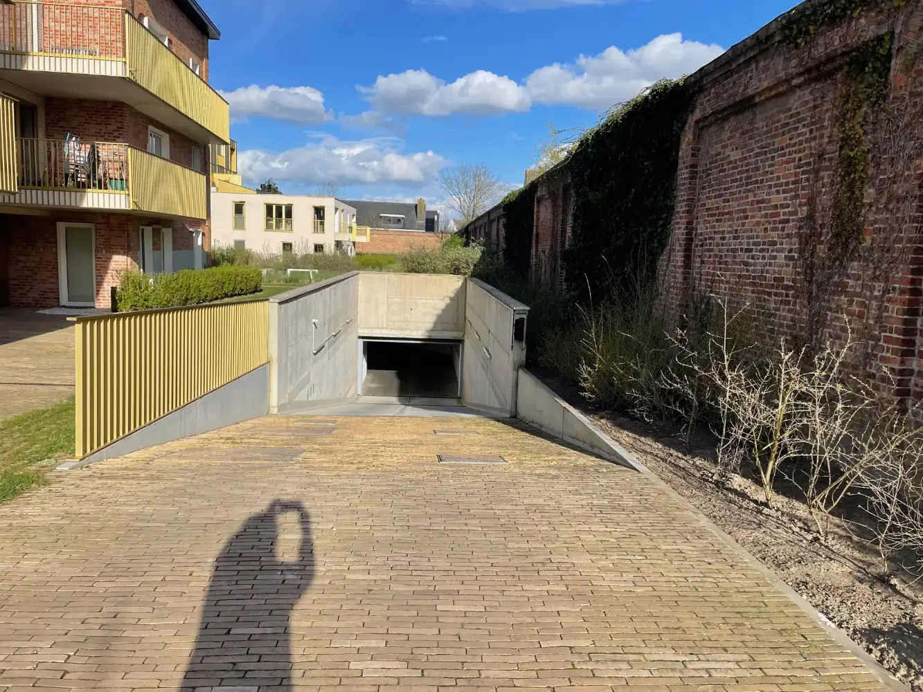 Ruime garagebox dichtbij centrum van Blankenberge. foto 6