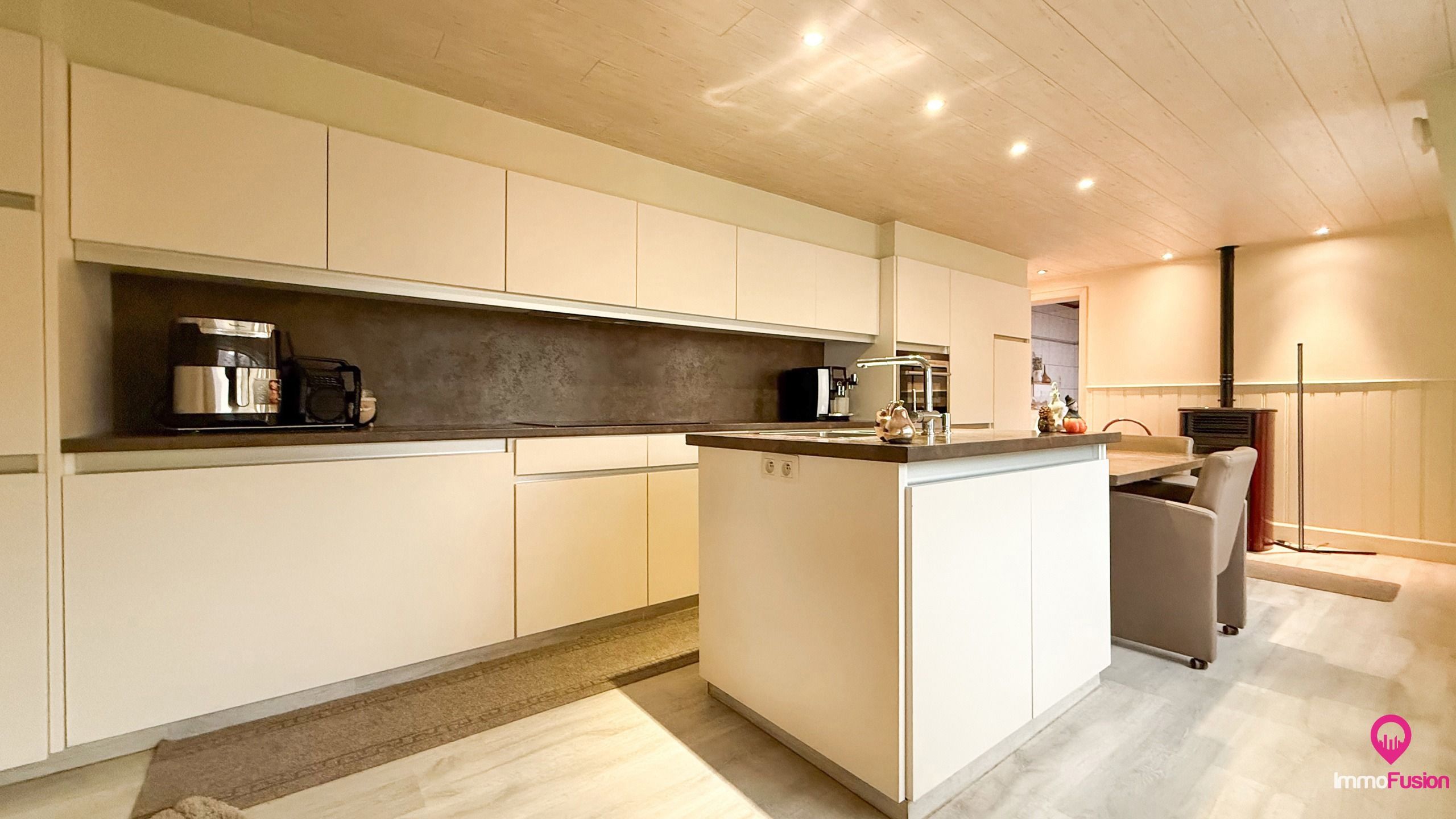 Charmante halfopen bebouwing met mooi perceel van ca 10are! foto 6